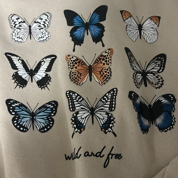 Soft&fluffy butterfly crewneck size us L - Picture 2 of 4